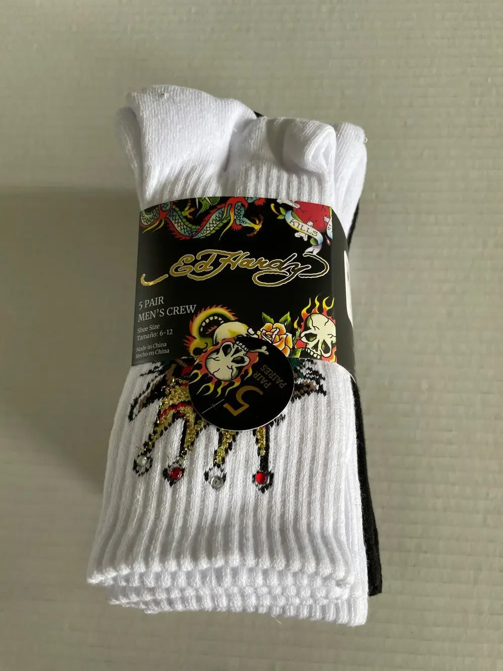 ADULT ED HARDY 5 PAIR BLACK WHITE CREW SOCKS NEW